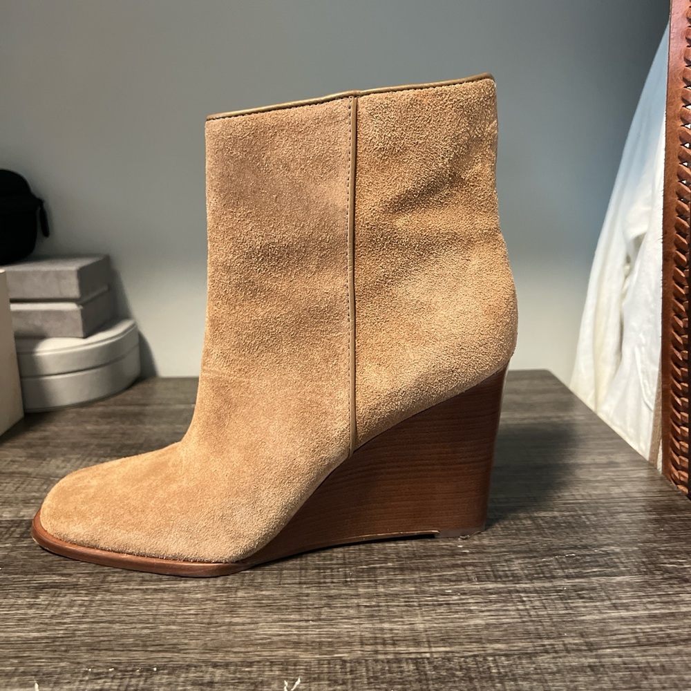 Dolce Vita Susann Wedge Boot in Chestnut Suede